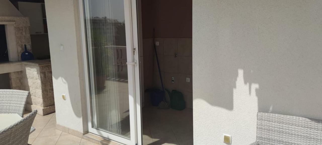 شقة Happy Basset Terrace ماكارسكا المظهر الخارجي الصورة